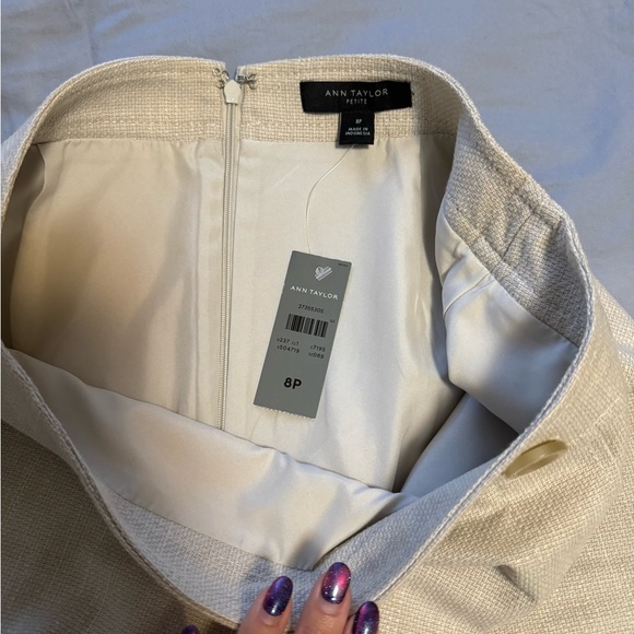 NWT Ann Taylor Textured Buttoned A-Line Skirt 8P - Picture 5 of 5